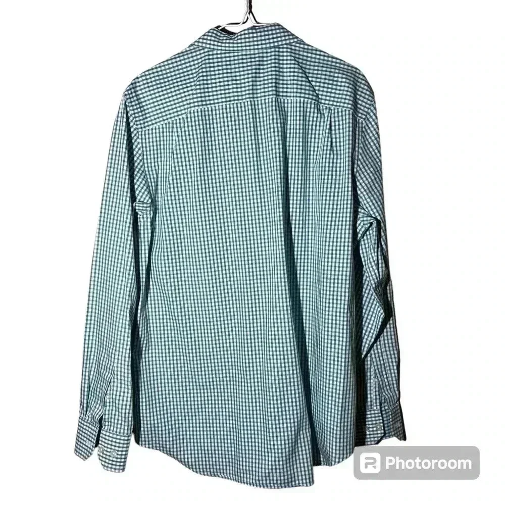 BANANA REPUBLIC mans slim fit long sleeves green and white plaid shirt 16-16-1/2